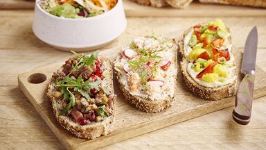 PAVÉ GARDE MESSIER, selection of canapés