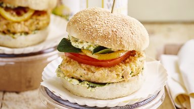 Crystal-Roll-Beer-Atlantic-Salmon-Burger_1846x1040.jpg