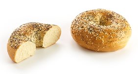 Bagel sesame poppy