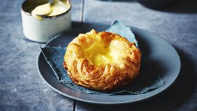 Danish custard crown